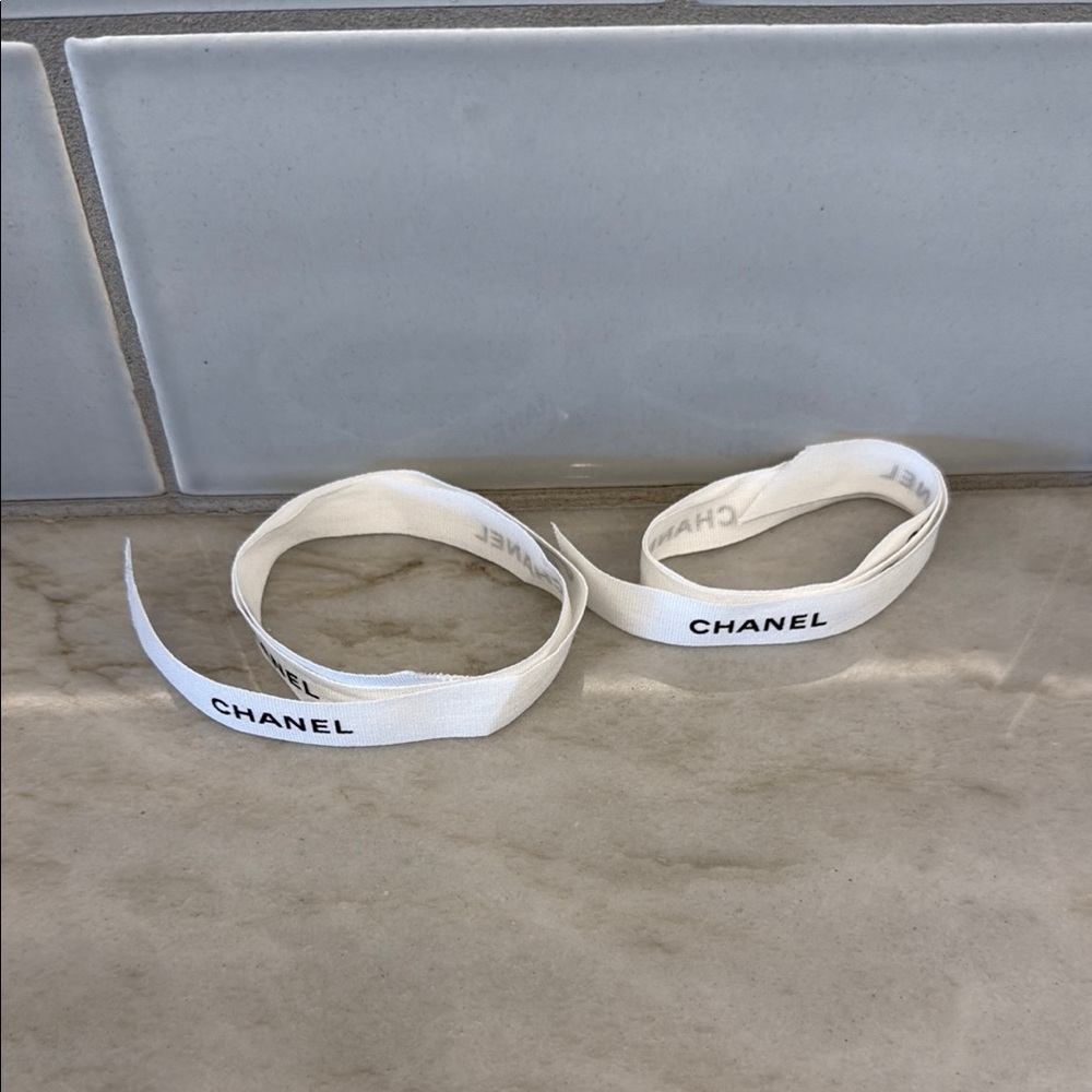 Chanel White Ribbons Set - Picture 4 of 4